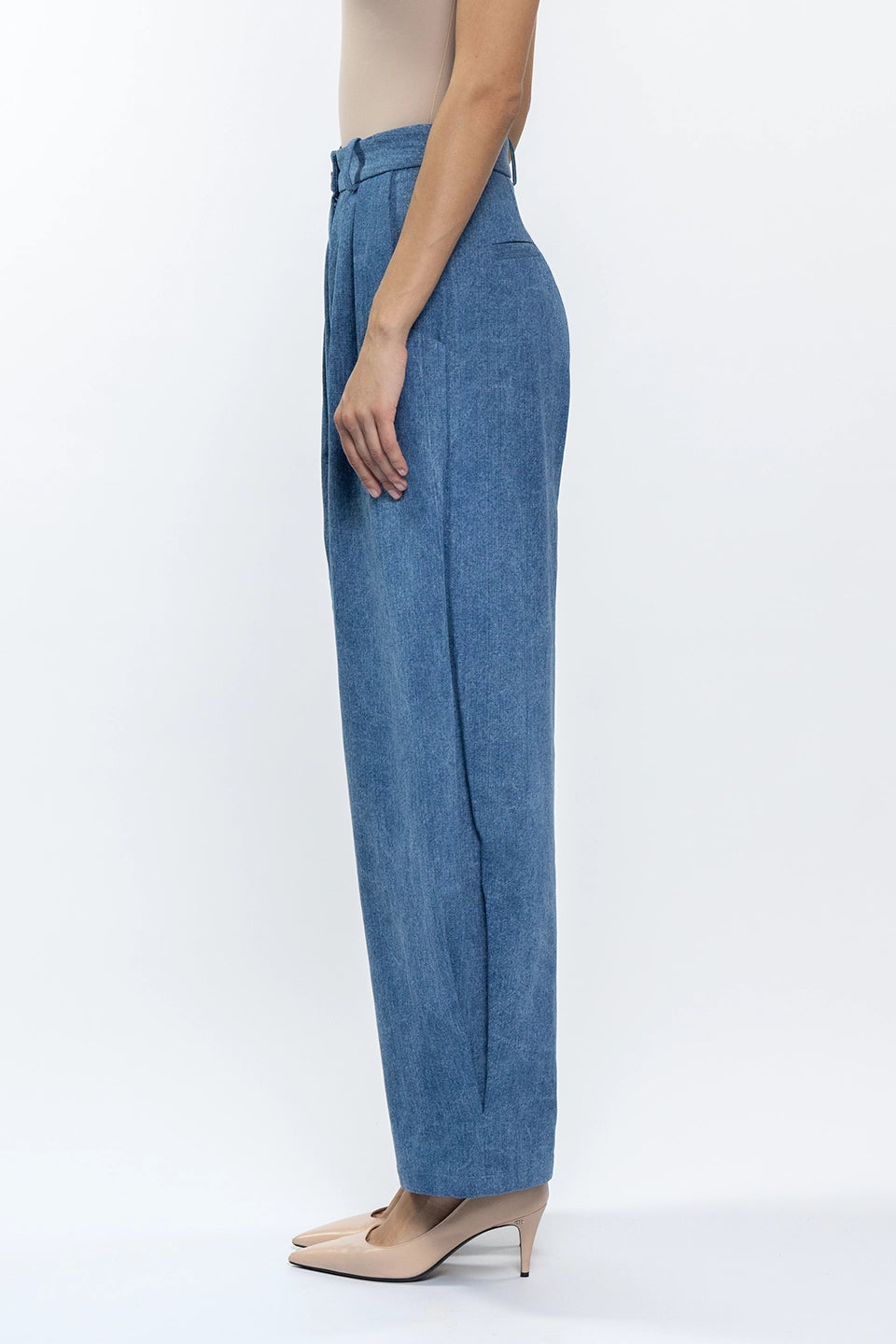 Designer Denim Women pants, shop online with free delivery in Dubai. Product gallery 3