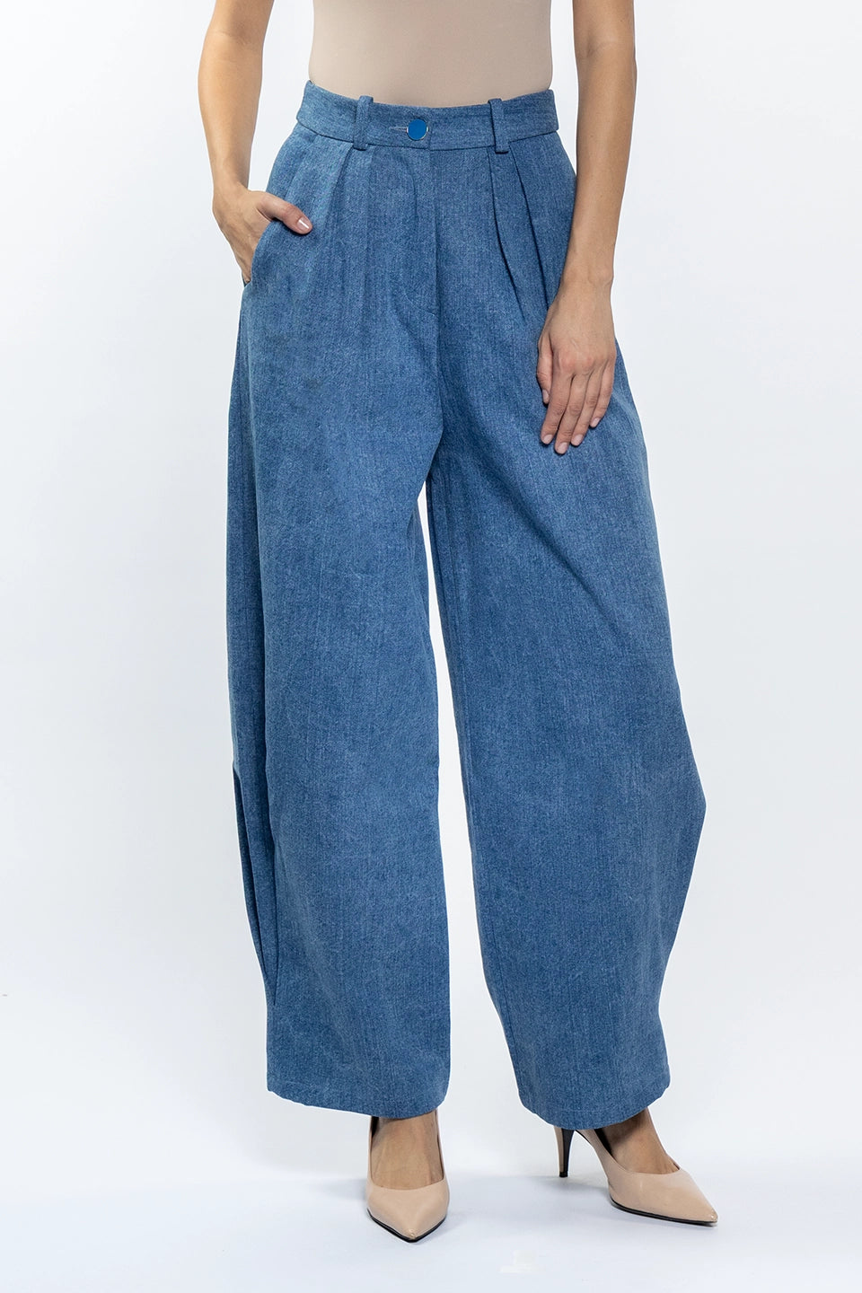Designer Denim Women pants, shop online with free delivery in UAE. Product gallery 5