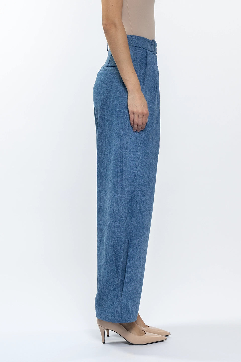 Designer Denim Women pants, shop online with free delivery in UAE. Product gallery 4