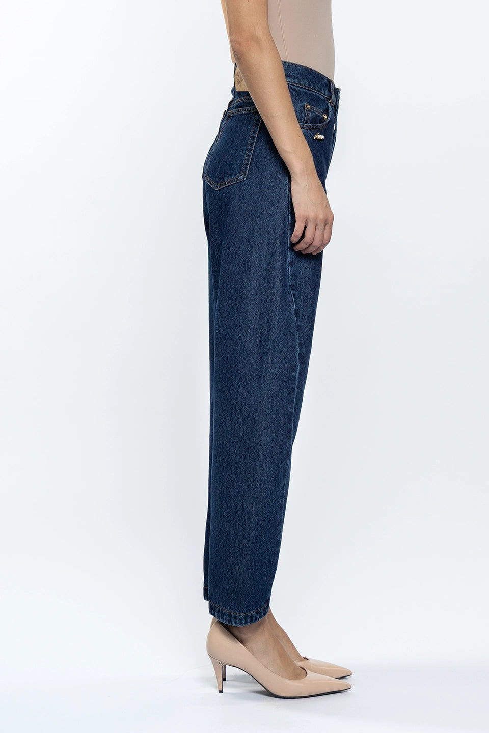 Designer Denim Women pants, shop online with free delivery in UAE. Product gallery 4