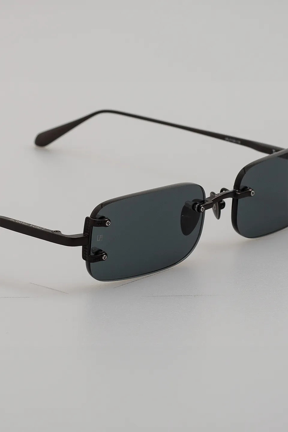 Designer  Sunglasses, shop online with free delivery in UAE. Product gallery 2