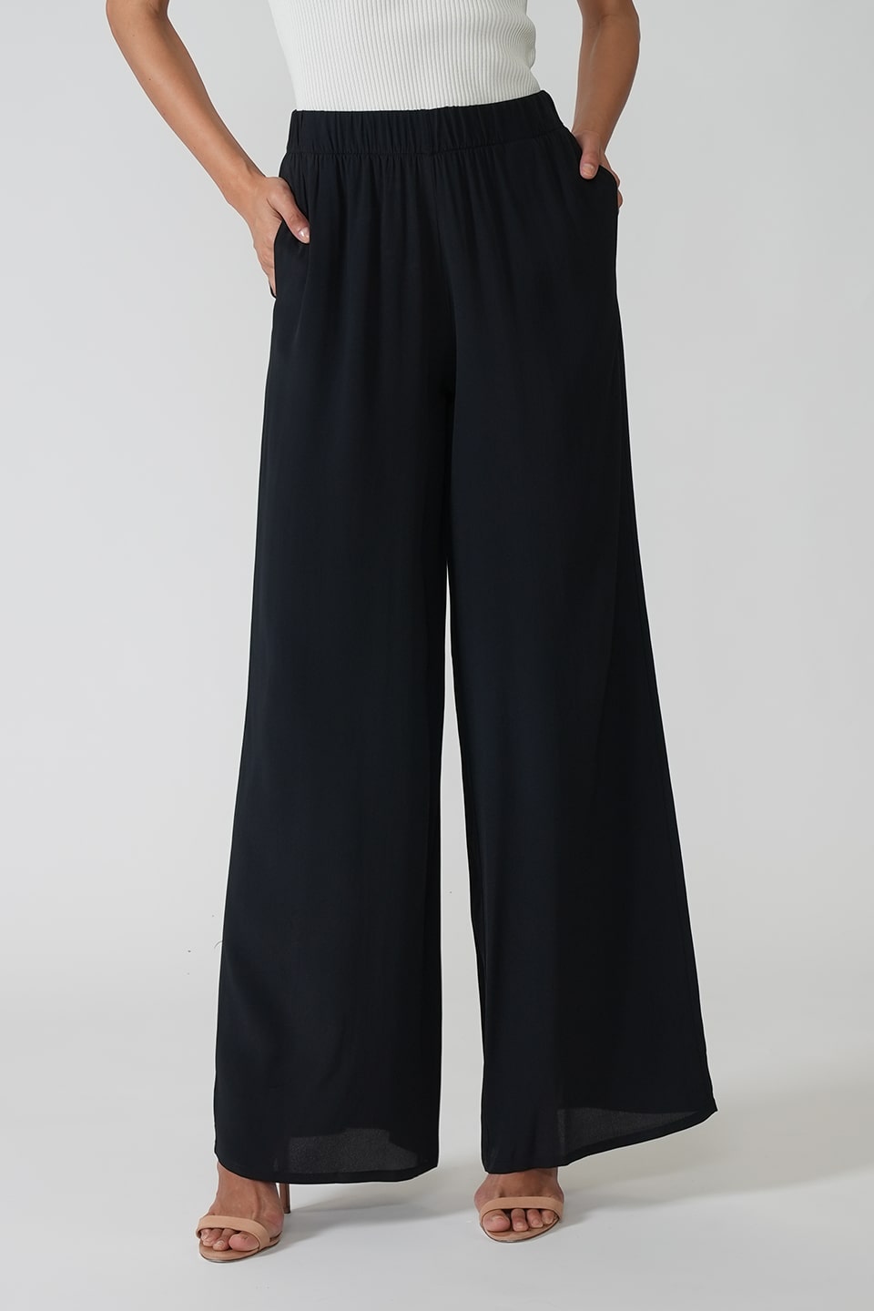 Designer Black Women pants, shop online with free delivery in Dubai. Product gallery 3