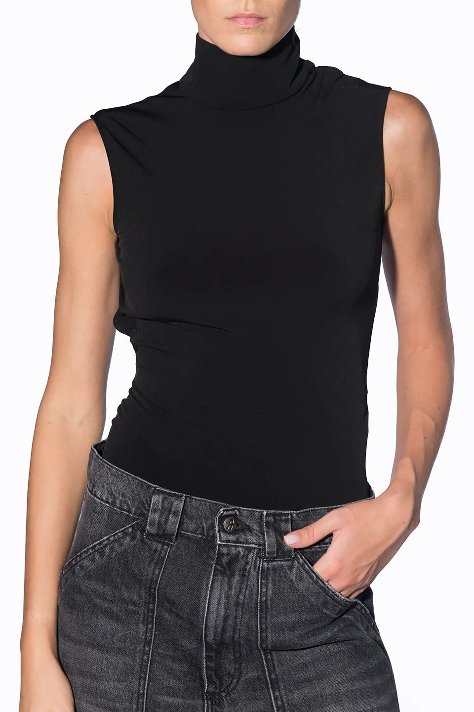 Shop online trendy Black Women short sleeve from Alessandro Vigilante Fashion designer. Product gallery 1