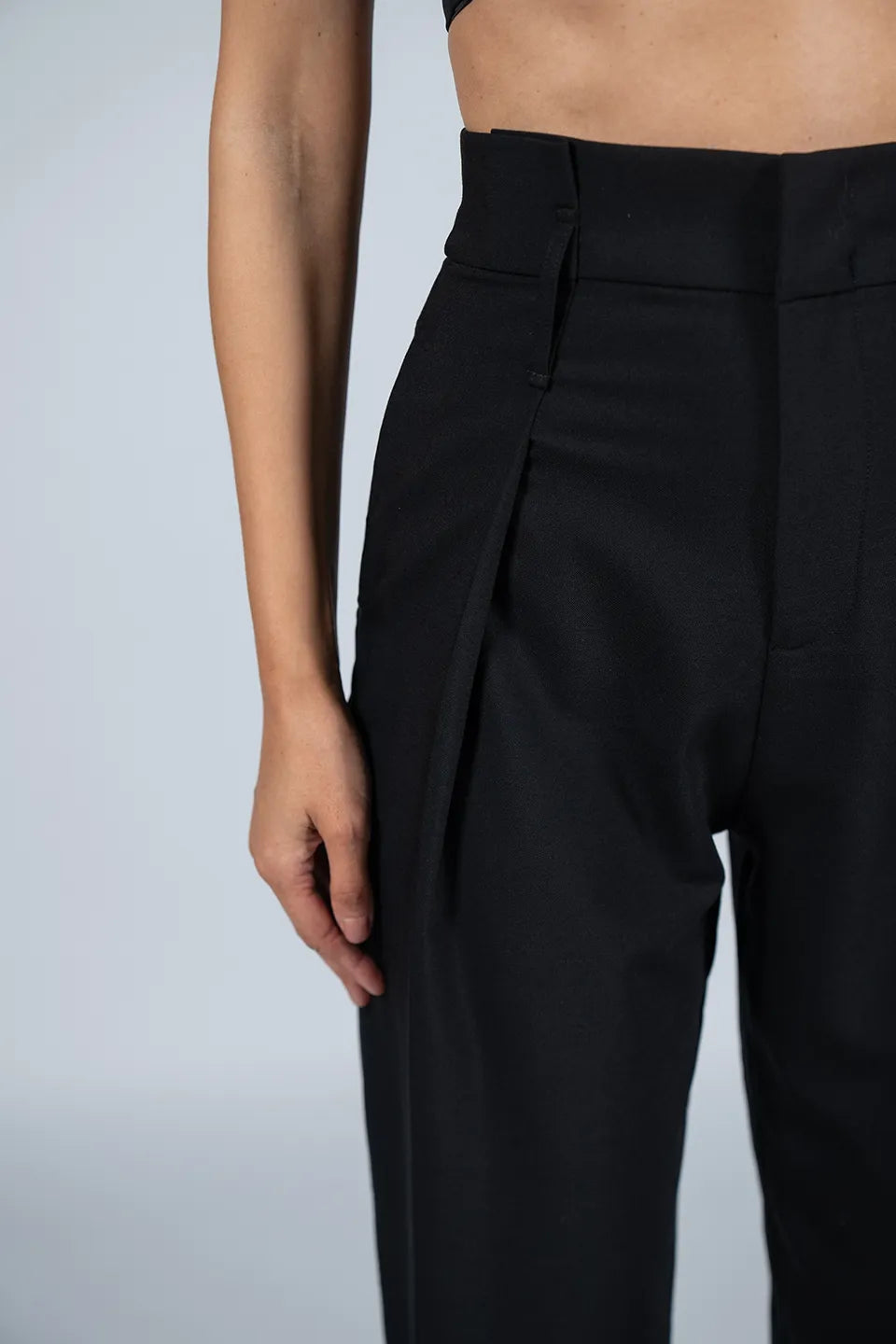 Designer Black Women pants, shop online with free delivery in UAE. Product gallery 4