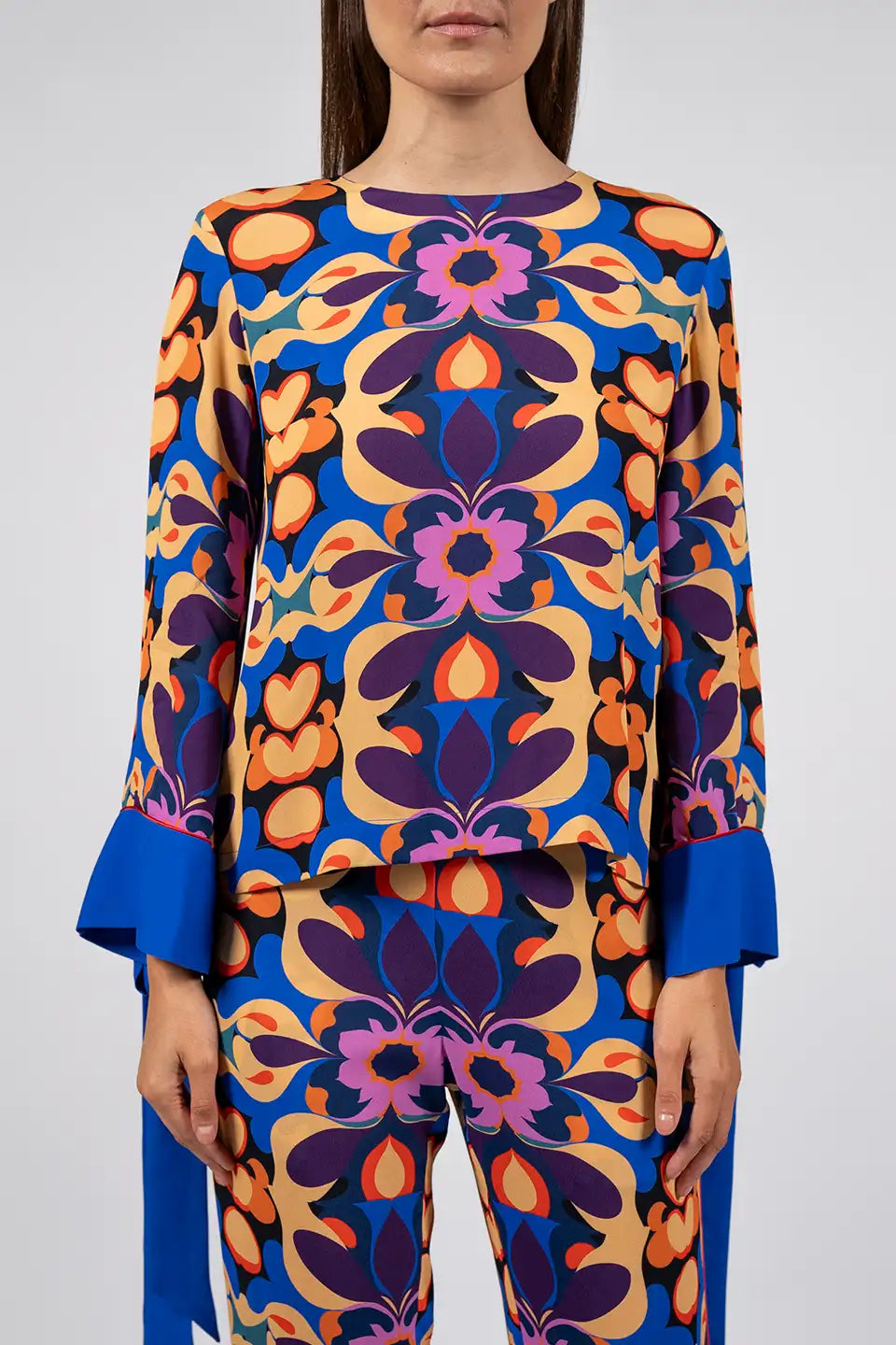 Shop online trendy Blue Women long sleeve from Borgo de Nor Fashion designer. Product gallery 1