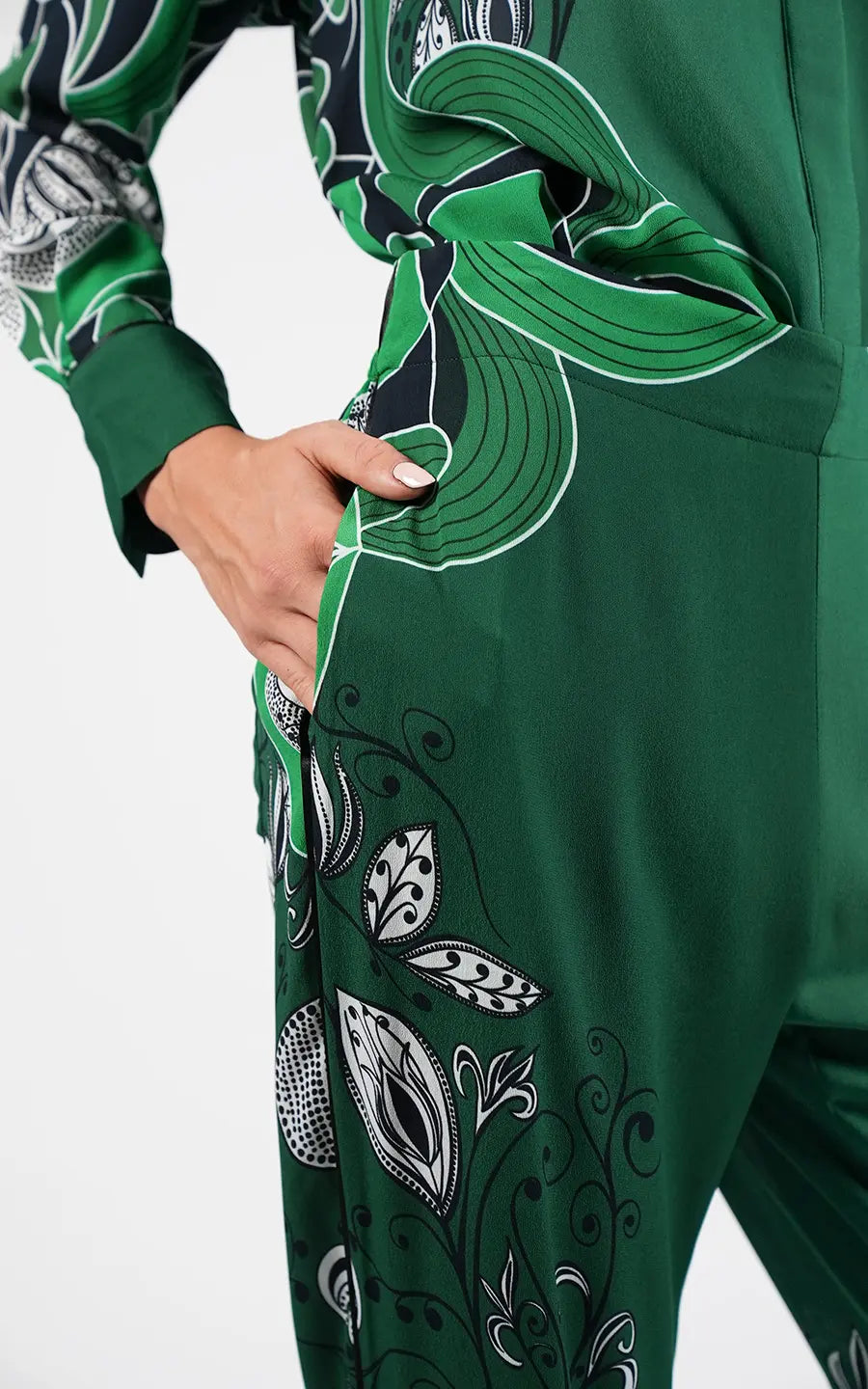 Designer Green Women pants, shop online with free delivery in UAE. Product gallery 6