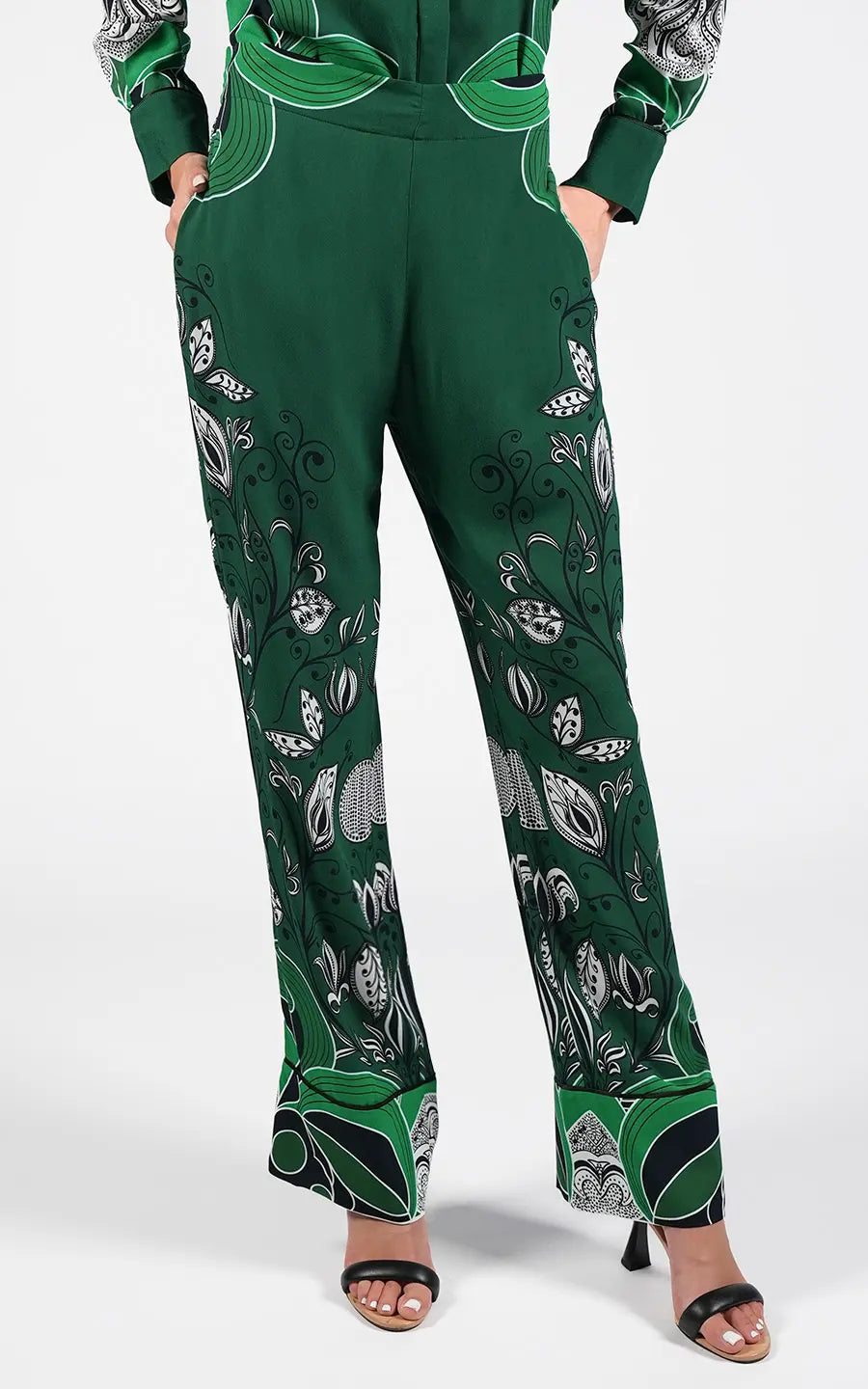 Shop online trendy Green Women pants from Borgo de Nor Fashion designer. Product gallery 1