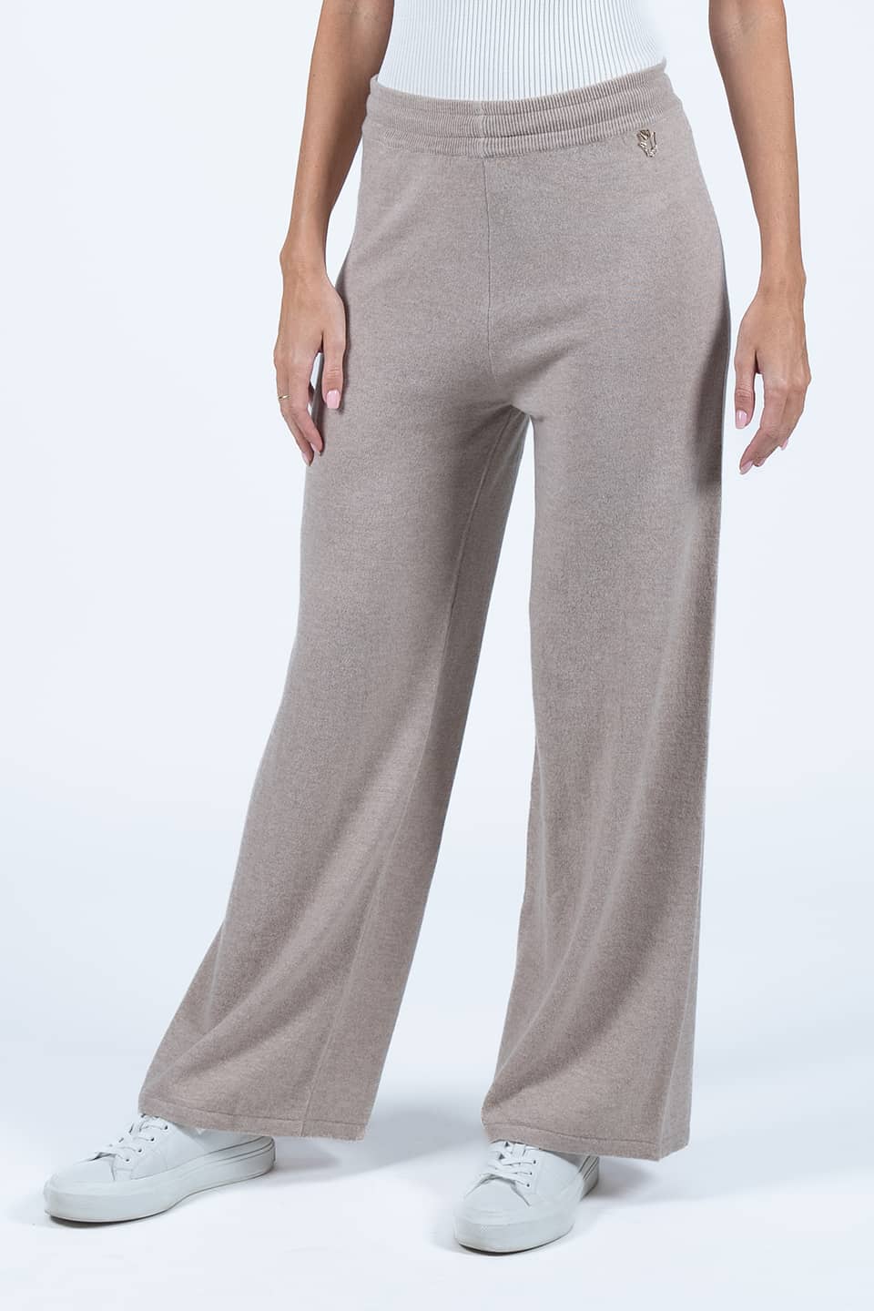 Shop online trendy Beige Women pants from Vivetta Fashion designer. Product gallery 1