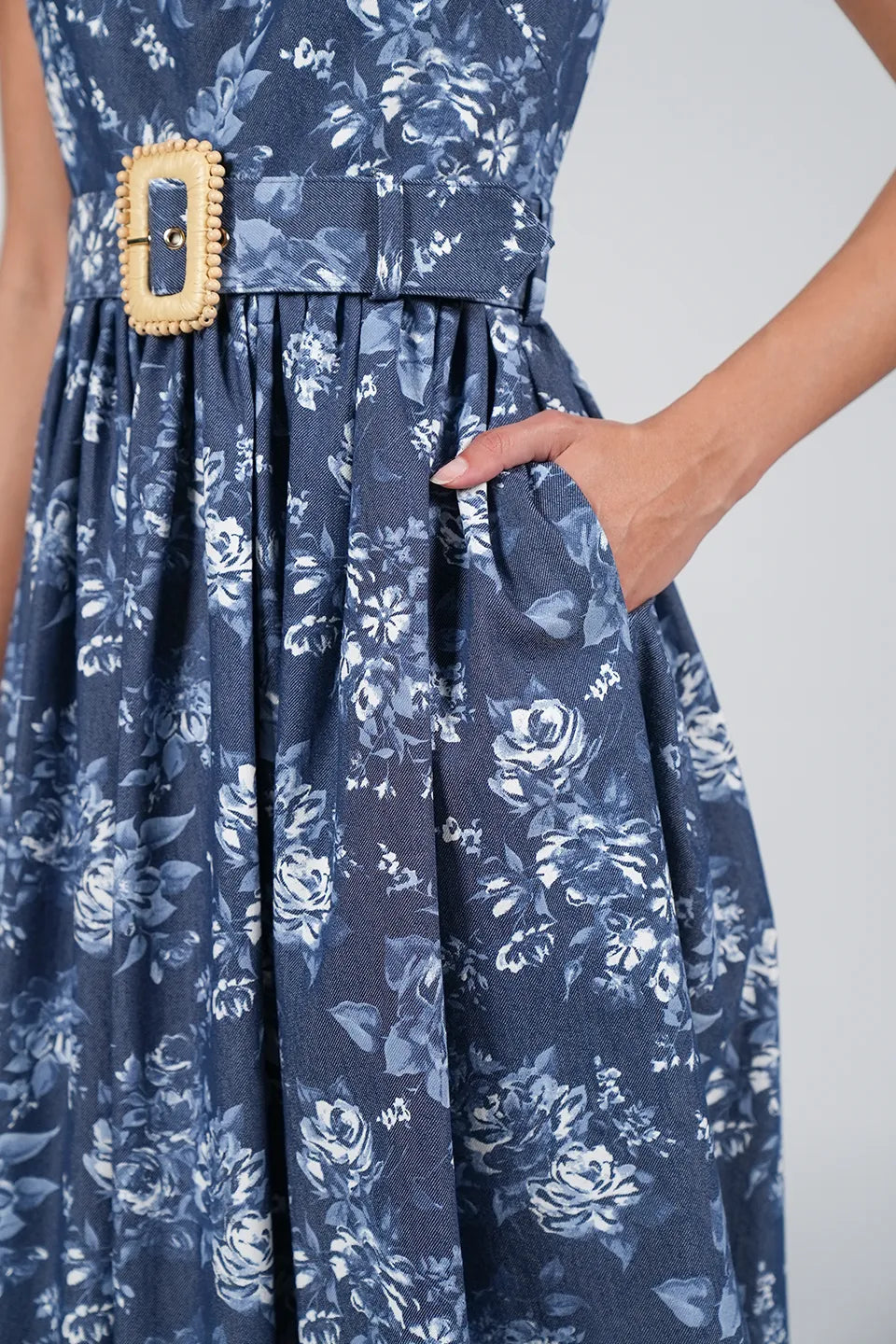 Designer Blue Midi dresses, shop online with free delivery in UAE. Product gallery 4
