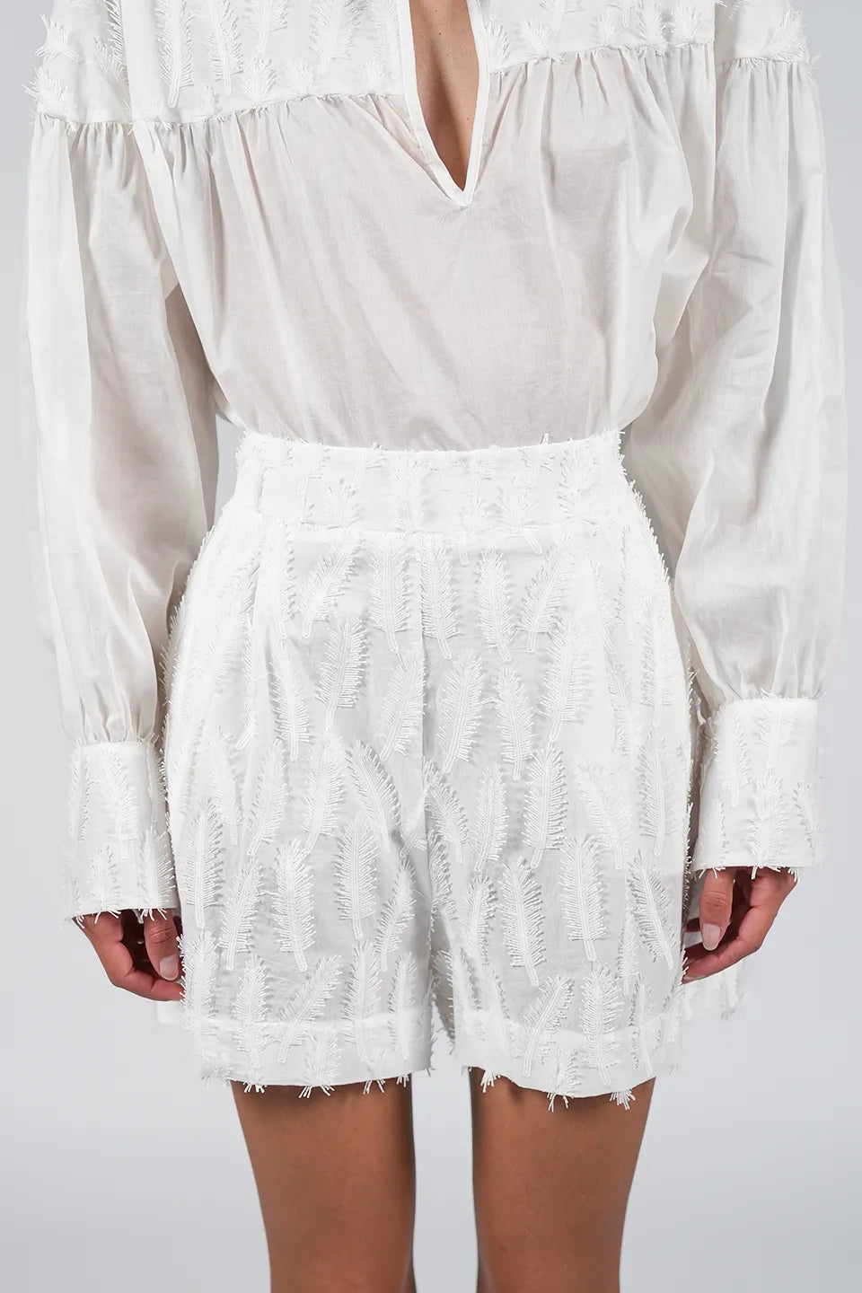 Shop online trendy White Women shorts from Federica Tosi Fashion designer. Product gallery 1