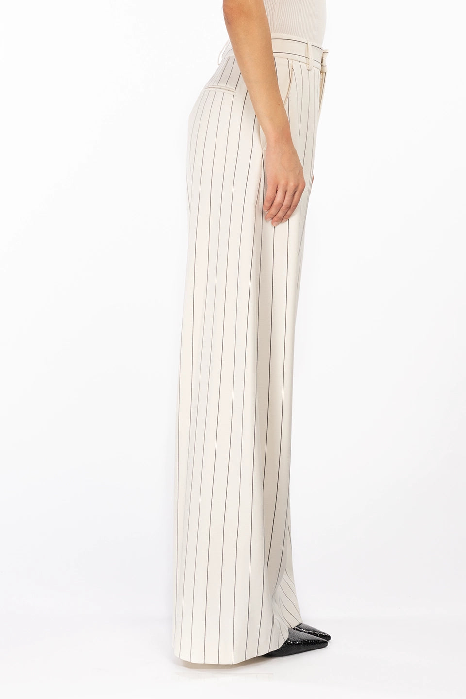 Designer White Women pants, shop online with free delivery in Dubai. Product gallery 3