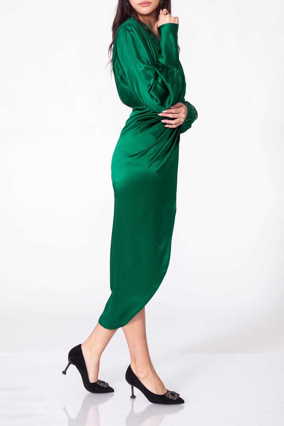 Designer gown in green color to shop online. Emerald green trendy midi dress 