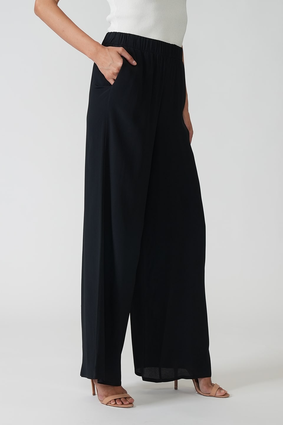Thumbnail for Product gallery 4, Wide-leg Trousers Black