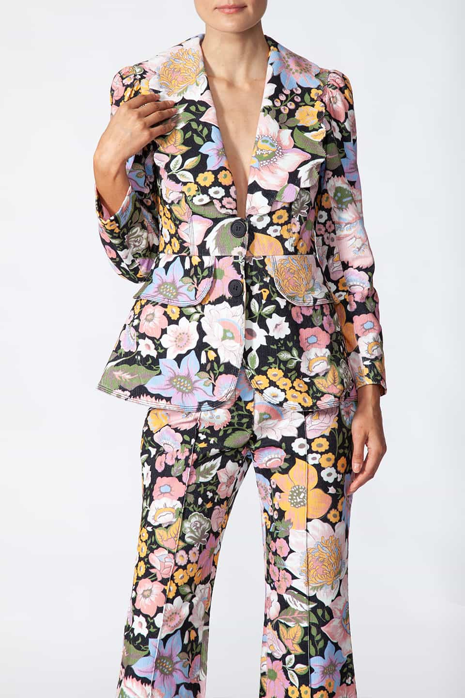 Thumbnail for Product gallery 6, Woman in pose for front view, wearing waist fitted jacket in corduroy with floral print. Trendy jacket from European Stylist Manoush.