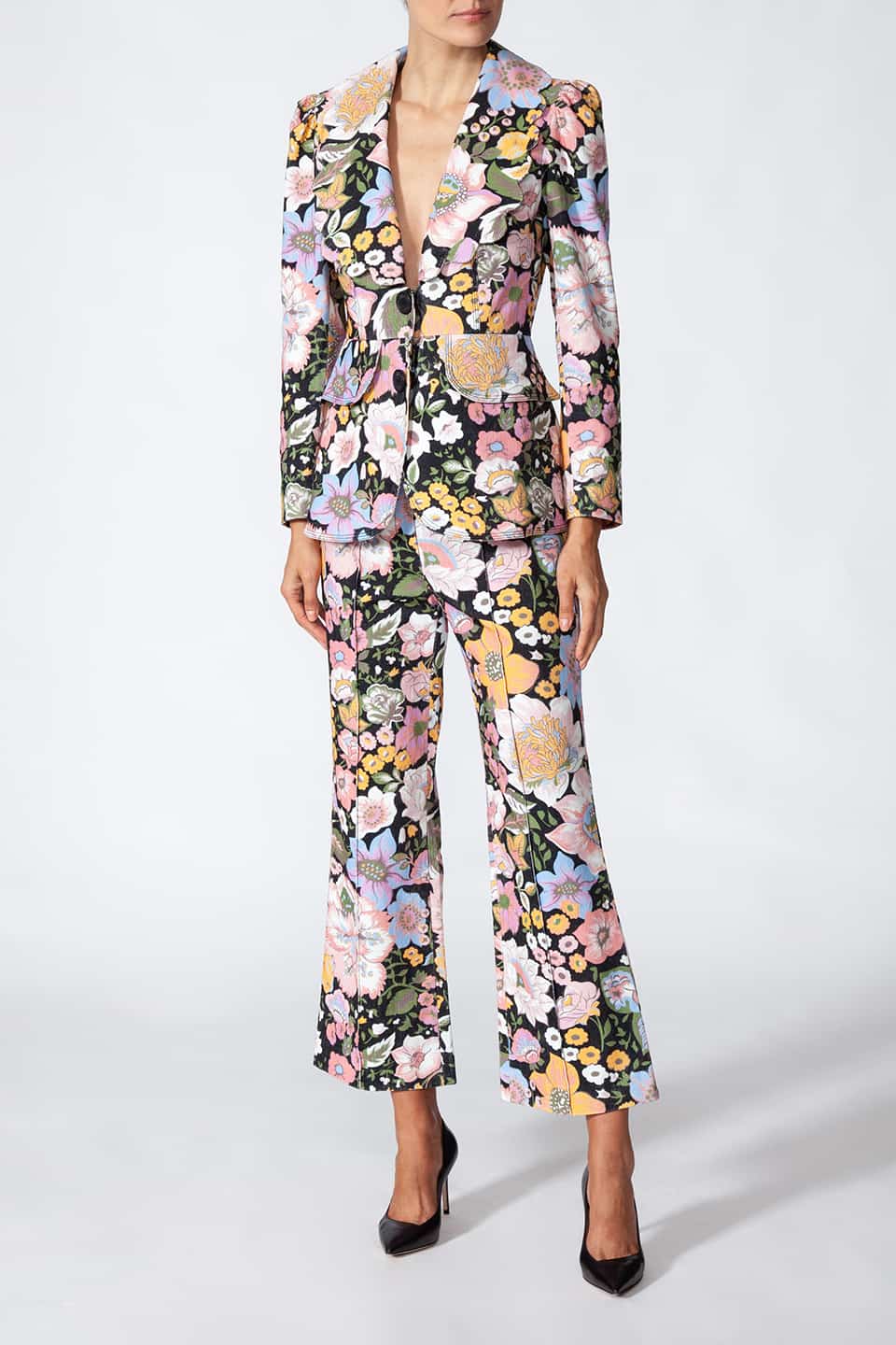 Thumbnail for Product gallery 7, Woman in full body pose, wearing waist fitted jacket in corduroy with floral print. Trendy jacket from European Stylist Manoush.