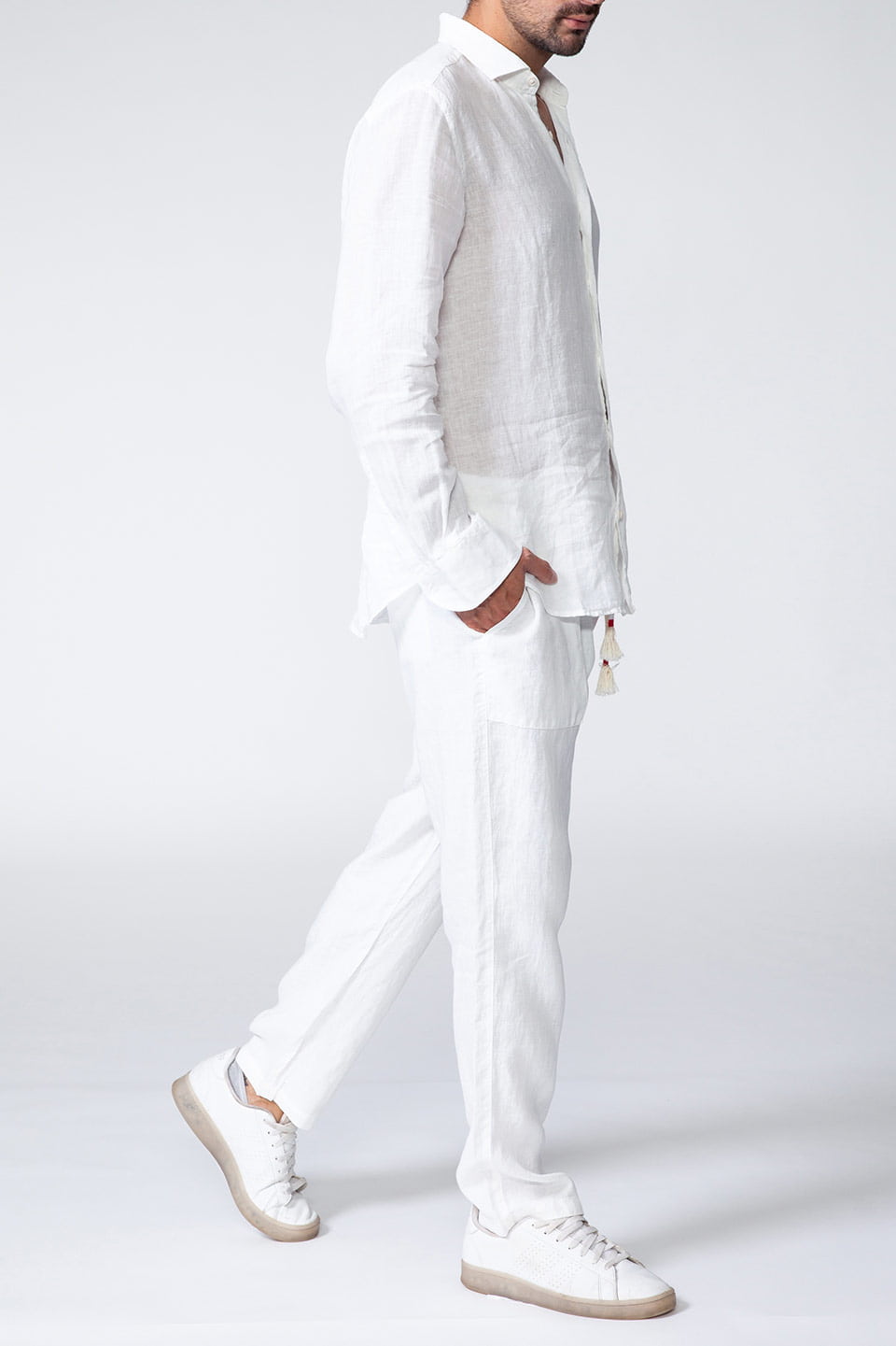 Man linen trousers in white color with back pockets from Italian brand MC2 Saint Barth, product side details