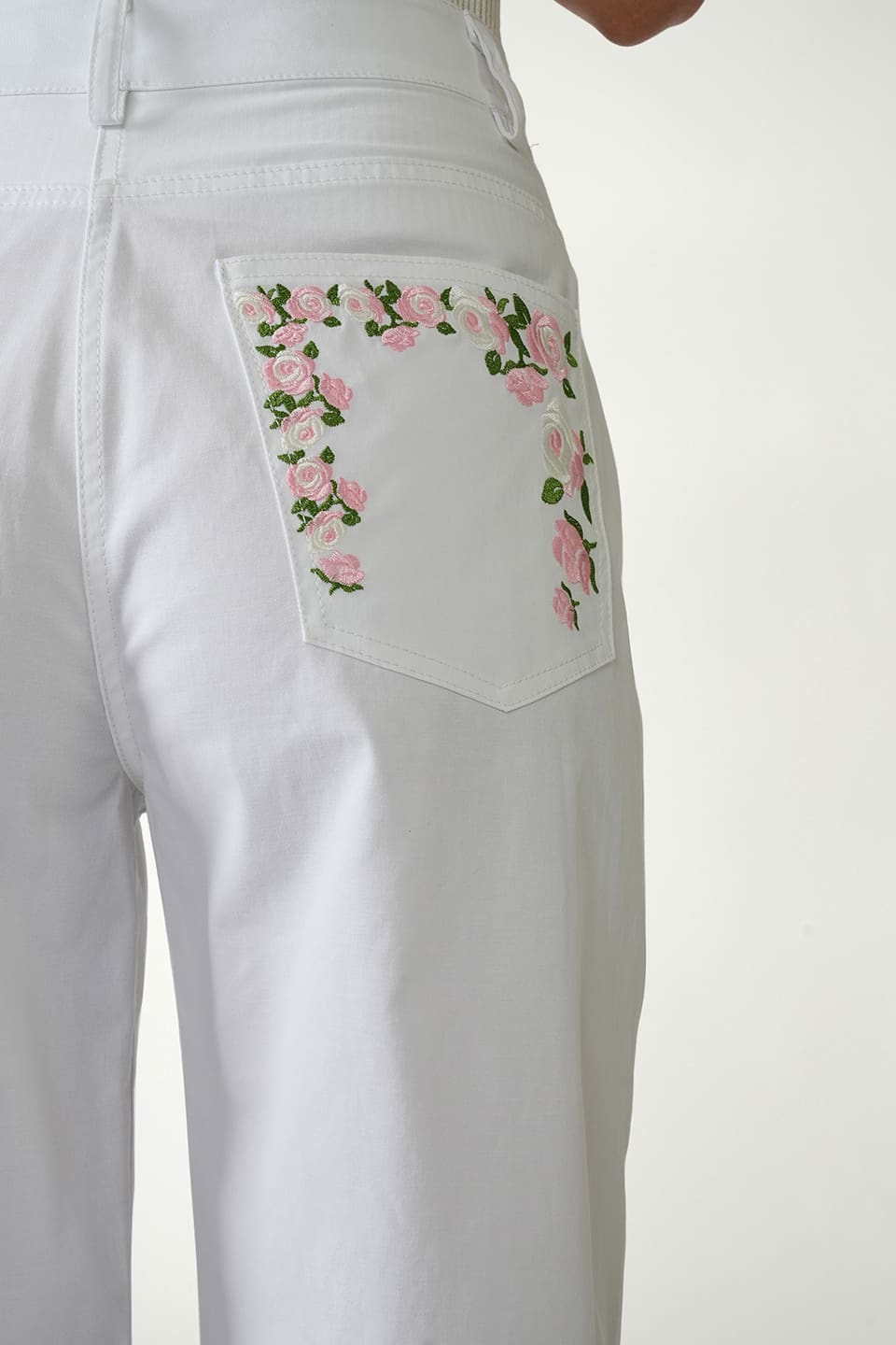 Designer White Women pants, shop online with free delivery in UAE. Product gallery 5